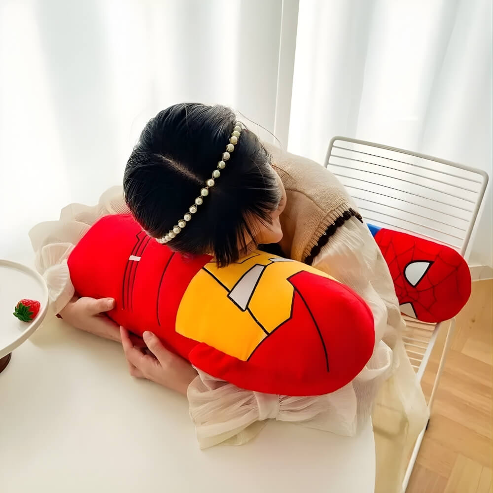 Jucarie de Plus si Perna Moale Iron Man (Omul de Fier), Marvel Avengers, 50 cm, Design Cilindric, Rosu/Galben