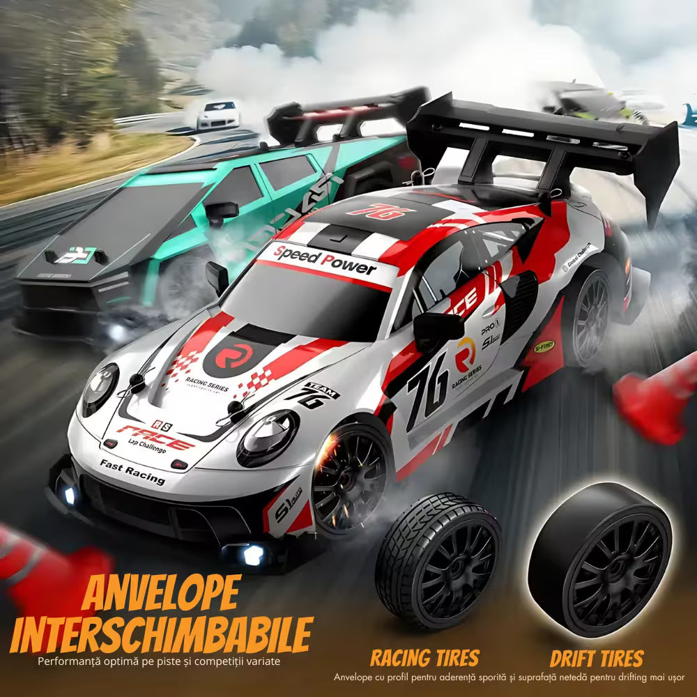 Masinuta cu Telecomanda, RC Drift Car, 1:24, 2.4GHz, Tractiune Integrala, 2 Seturi Anvelope (Speed & Drift), Obstacole Incluse, Baterie Reincarcabila, Alb