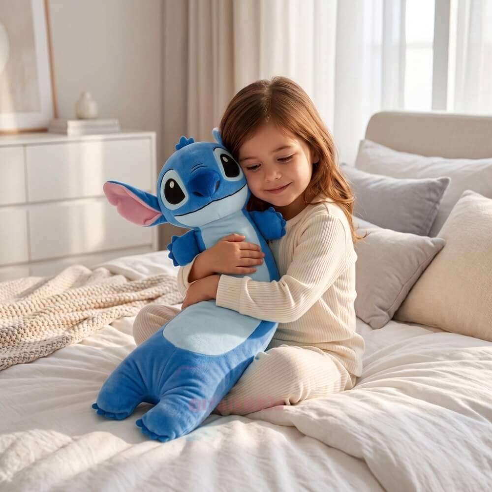 Perna Plus Lunga Stitch si Lilo, Jucarie de Plus Tip Perna Decorativa, Moale, Pufoasa si Confortabila, Perna Copii, Jucarie Cadou Premium