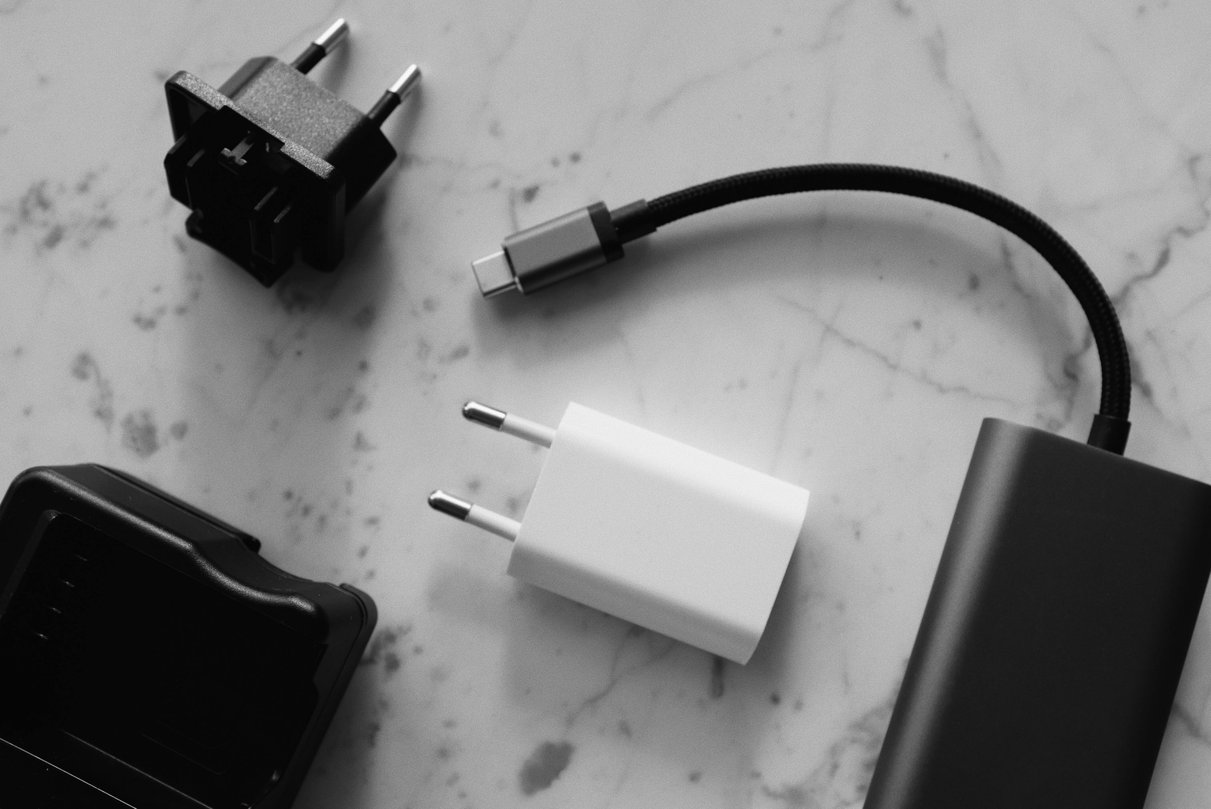 Adaptoare & Cabluri