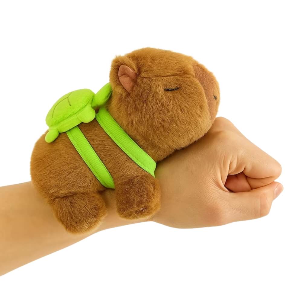 Jucarie de plus Capibara cu rucsac detasabil testoasa, tip bratara, 15 cm, Maro/Verde