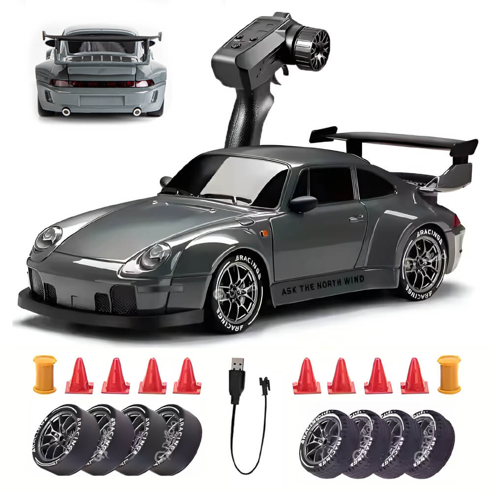 Masinuta cu Telecomanda, RC Drift Car, 1:24, 2.4GHz, 20 km/h, Tractiune Integrala, 2 Seturi Anvelope (Speed & Drift), Obstacole Incluse, Baterie Reincarcabila, Gri