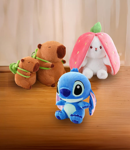 Selecție de plușuri cu Stitch, capibara și iepuraș